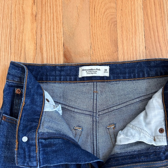 Ultra High Rise Ankle Straight Jean (Signature Stretch) - Picture 2 of 3